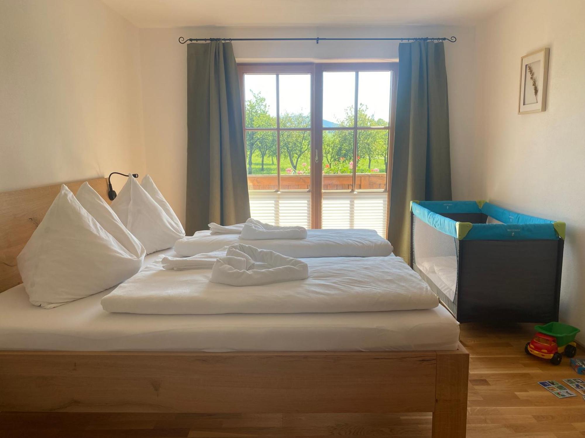 Apartmán Biohof-Feichtinger Zell am Moos Pokoj fotografie